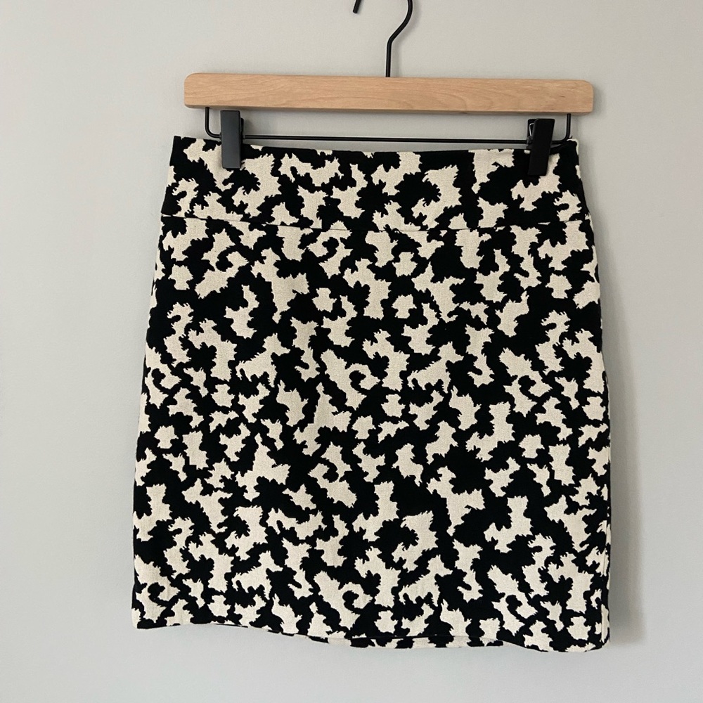 Loft Printed Black Ivory Mini Skirt